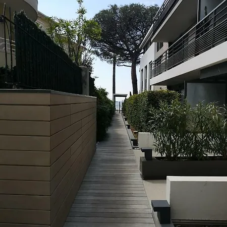 Bay Side - Juan Les Pins *